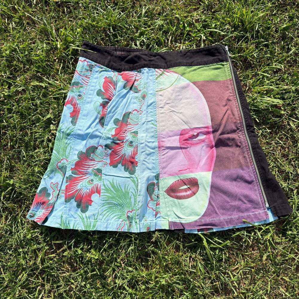 Custo Barcelona Y2K Vintage Graphic Face and Floral Print Pleated Mini Skirt